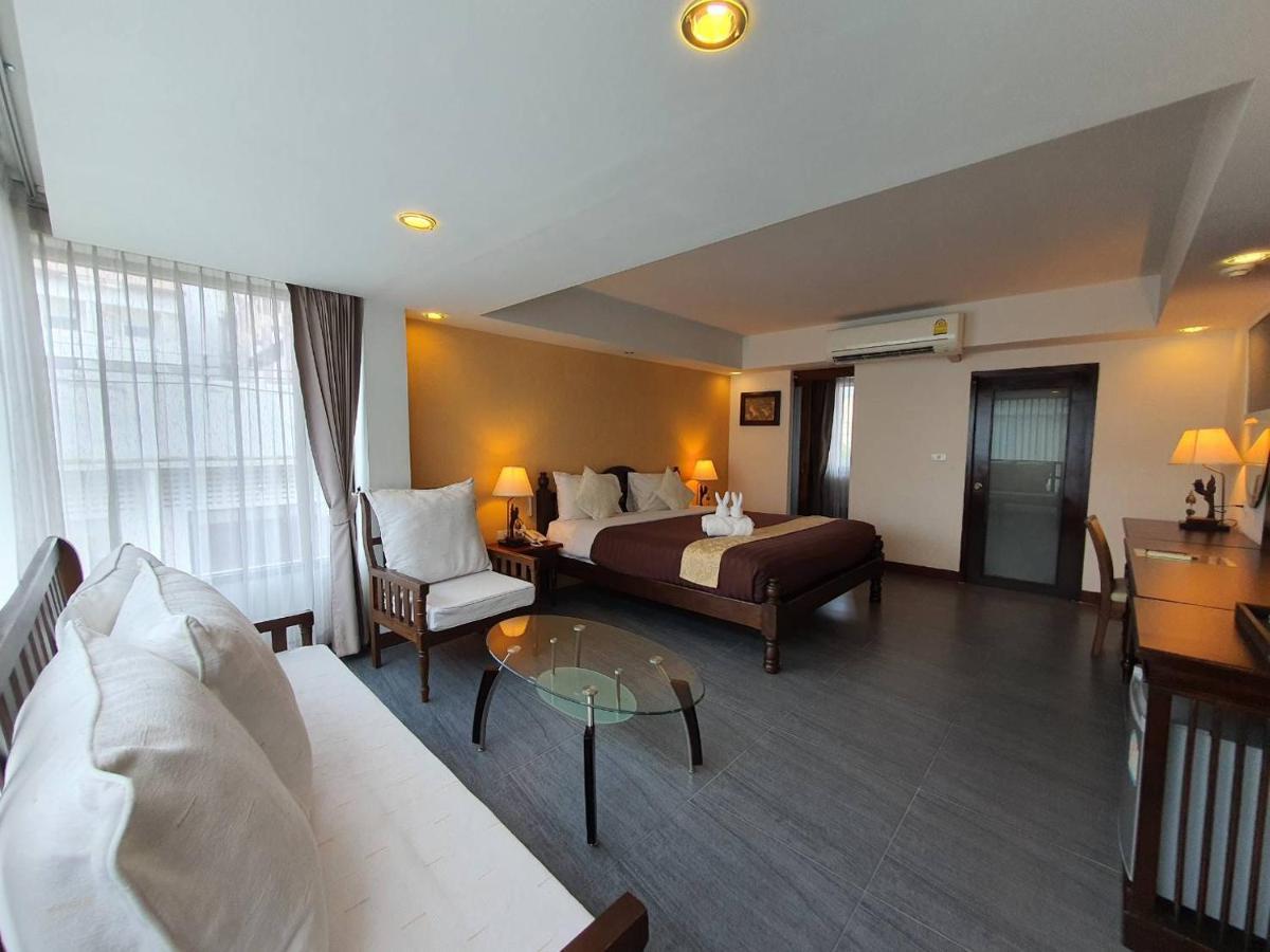 Goldenbell Hotel Chiangmai Csiangmaj Kültér fotó