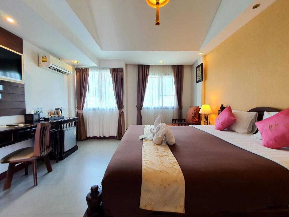 Goldenbell Hotel Chiangmai Csiangmaj Kültér fotó