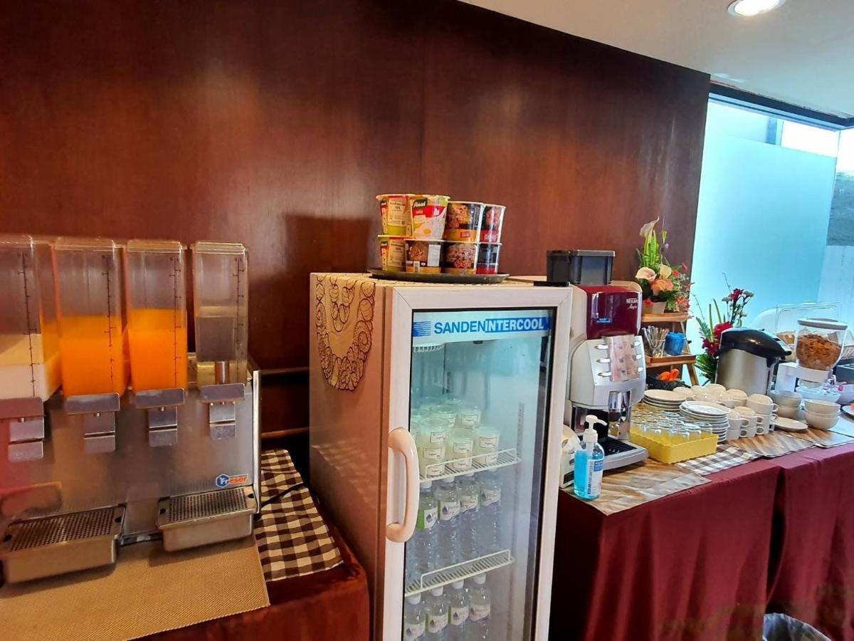 Goldenbell Hotel Chiangmai Csiangmaj Kültér fotó