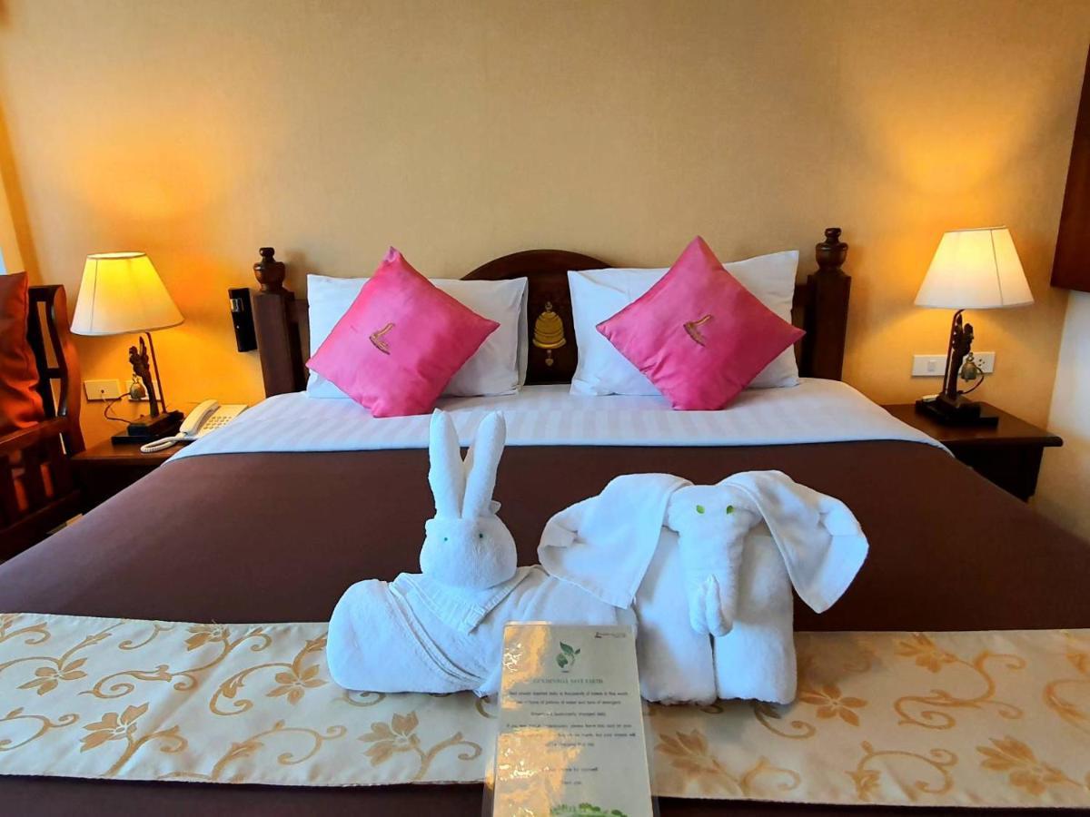 Goldenbell Hotel Chiangmai Csiangmaj Kültér fotó
