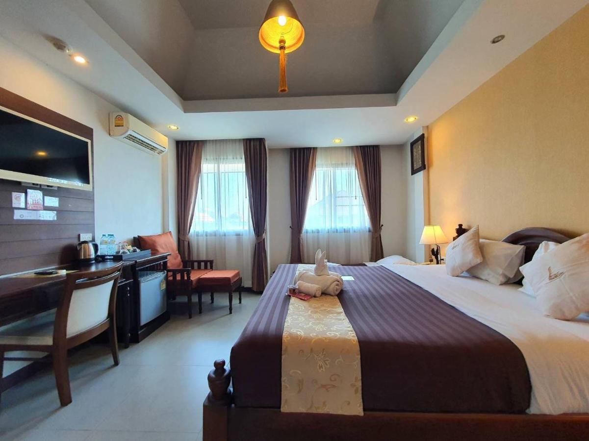 Goldenbell Hotel Chiangmai Csiangmaj Kültér fotó