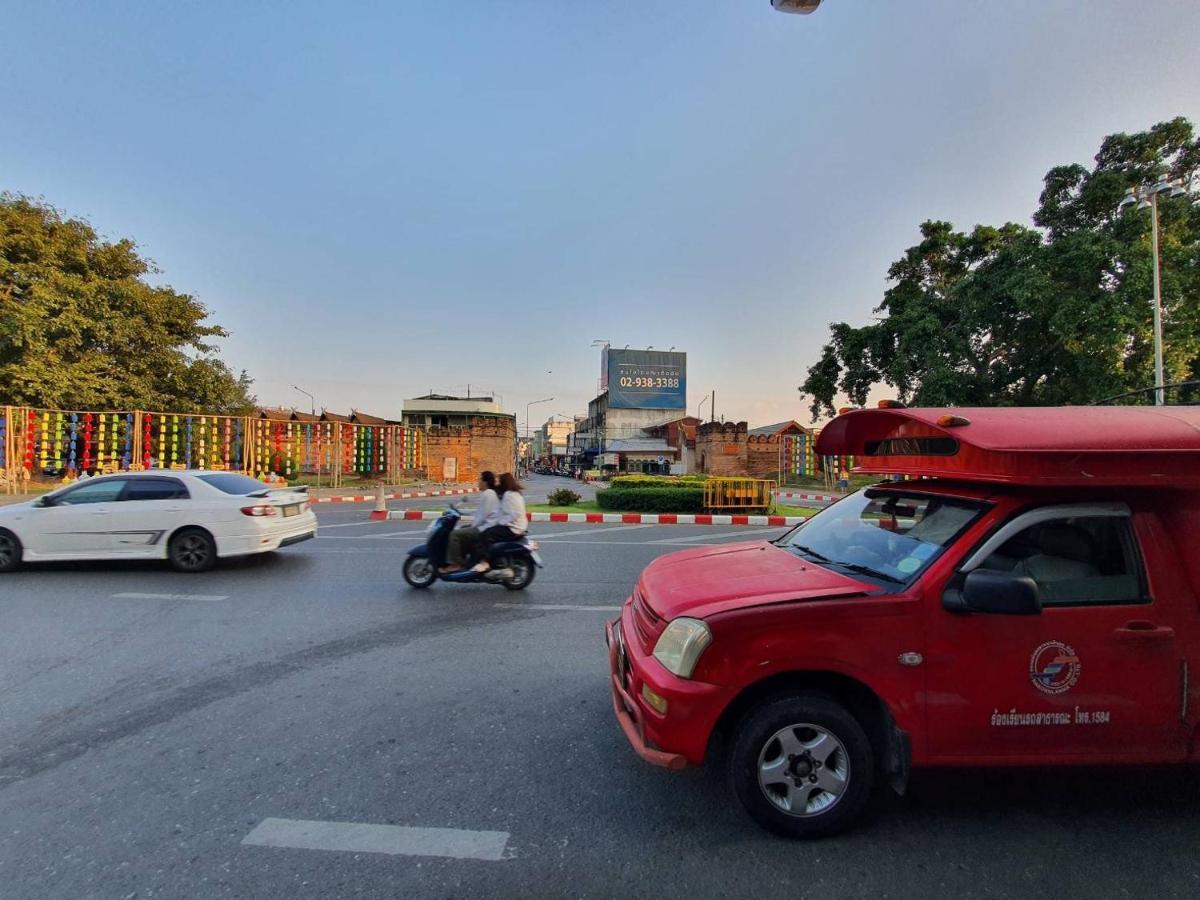 Goldenbell Hotel Chiangmai Csiangmaj Kültér fotó