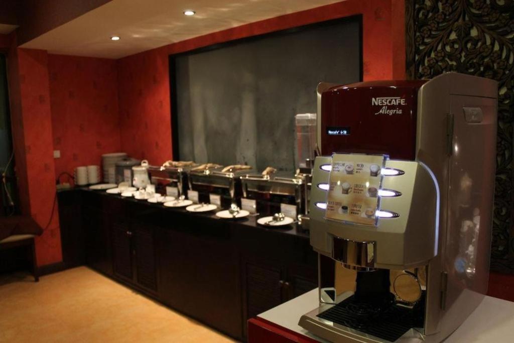 Goldenbell Hotel Chiangmai Csiangmaj Kültér fotó